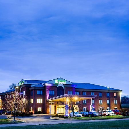 Holiday Inn Express & Suites Shelbyville By Ihg Exterior photo